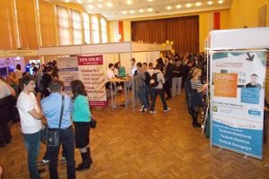 Podczas Salonu zaprezentowało się osiem rzeszowskich szkół ponadgimnazjalnych / fot. R. Lorens.